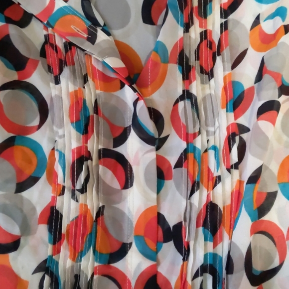 Cute patterned top - Picture 3 of 3